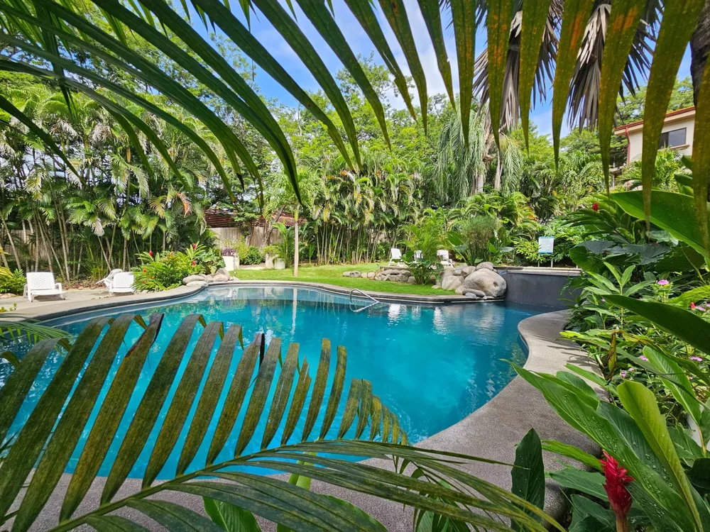 Serena Condos Playas del Coco Resort Pool & Courtyard